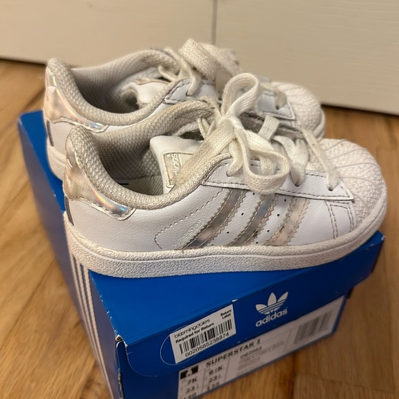 Adidas toddler girl superstar 1 sneakers size 7 - Picture 2 of 8